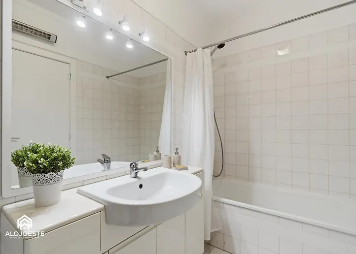 Fairstay - With Sea View