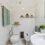 Fairstay - With Sea View *